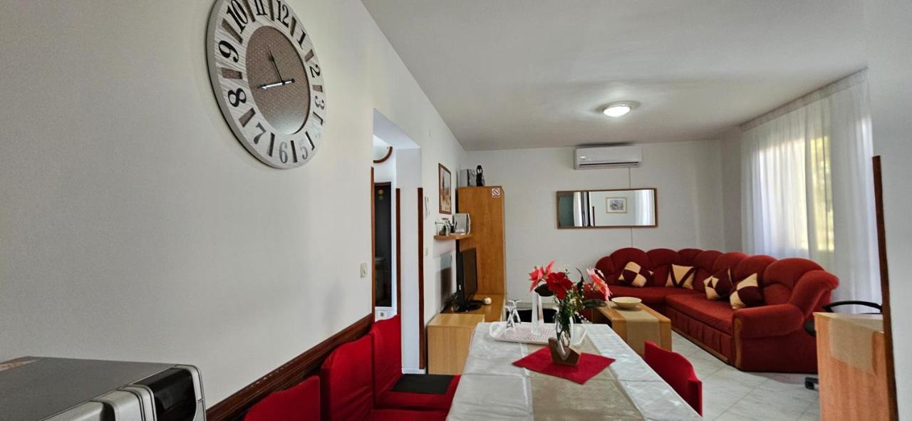 Andela Apartment Пула Екстериор снимка